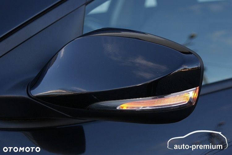 Hyundai i30 1.6 CRDi Fifa World Cup Edition - 32