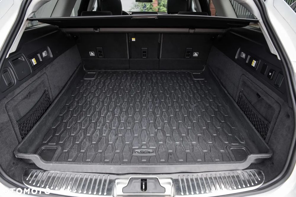 Jaguar XF 25d AWD Prestige - 32