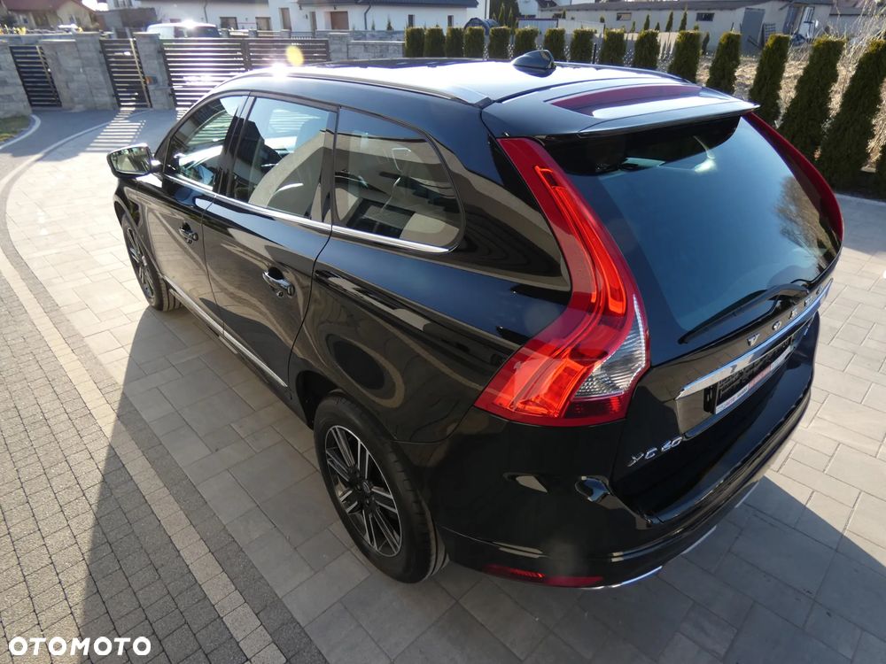 Volvo XC 60 D5 AWD Geartronic Summum - 13