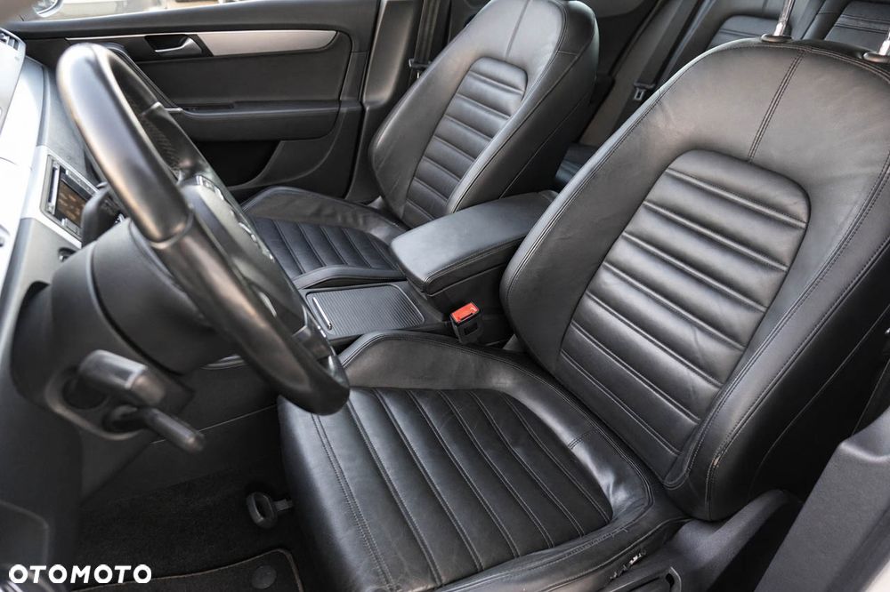 Volkswagen Passat - 23