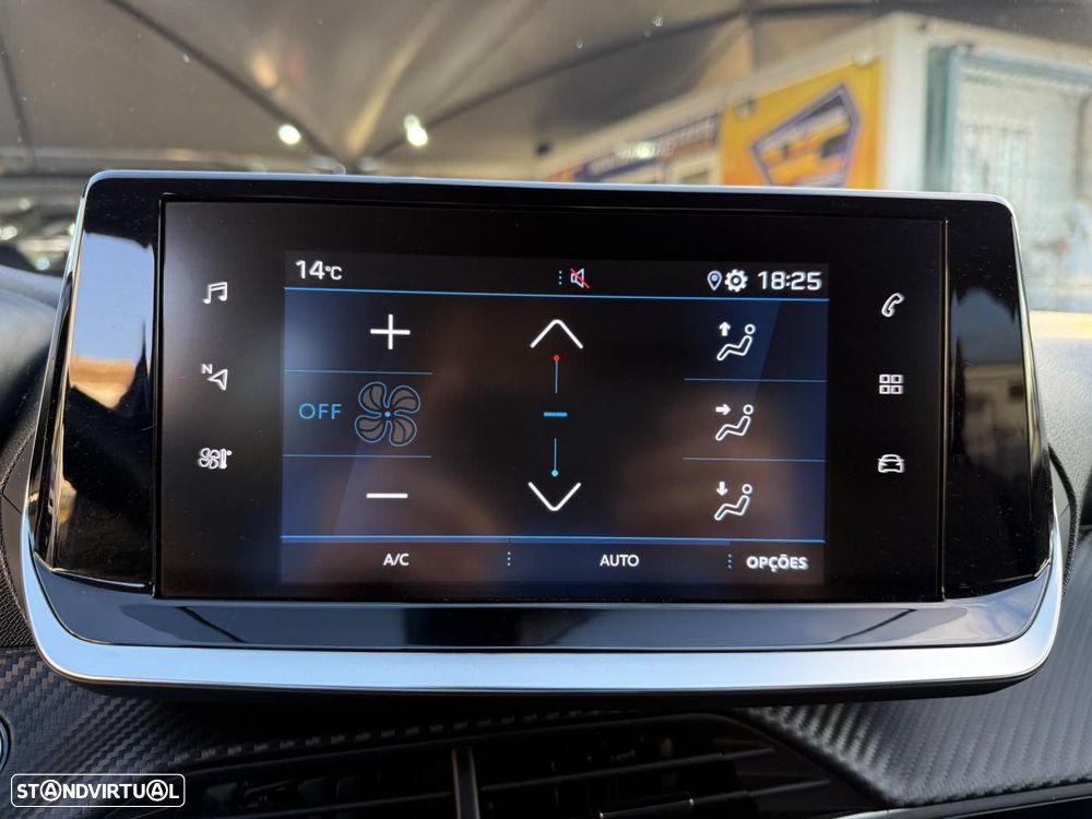 Peugeot 208 1.2 PureTech Allure - 28