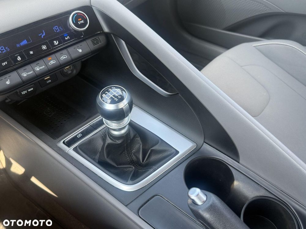 Hyundai Elantra 1.6 Smart - 14