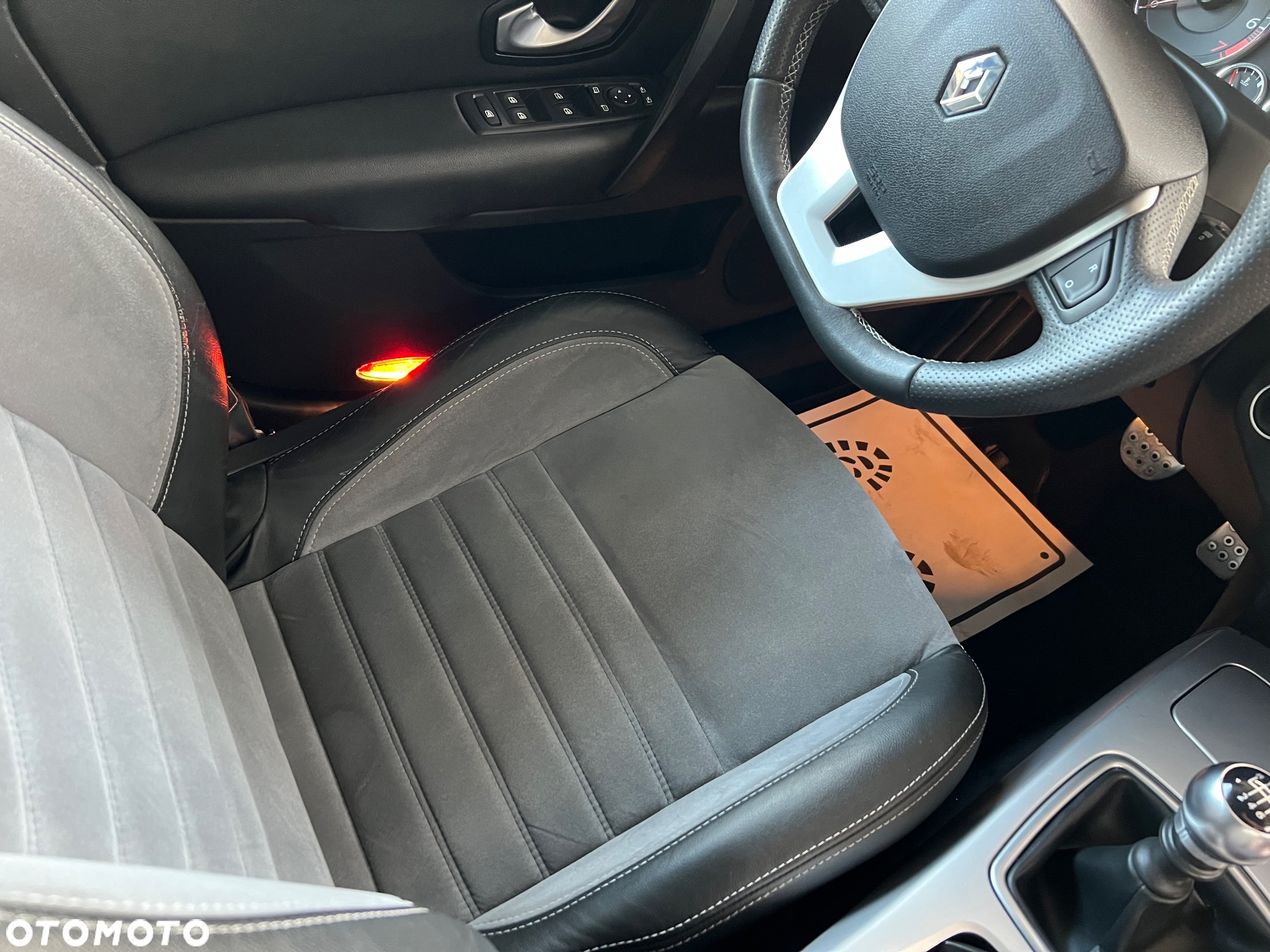 Renault Laguna 2.0 Turbo GT - 26