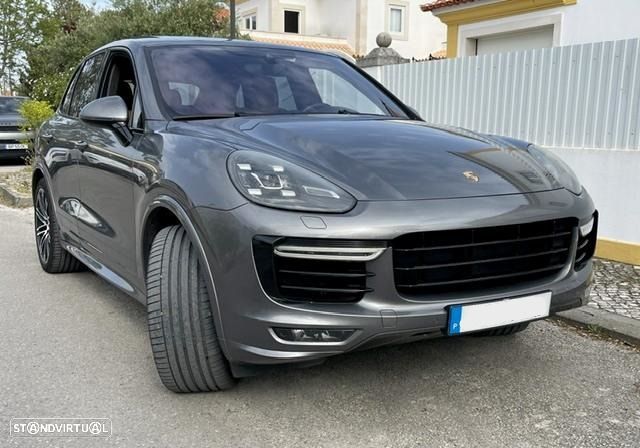 Porsche Cayenne Turbo S Tiptronic S - 2