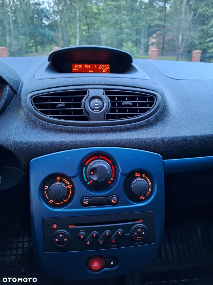 Renault Clio 1.2 16V Alize - 11
