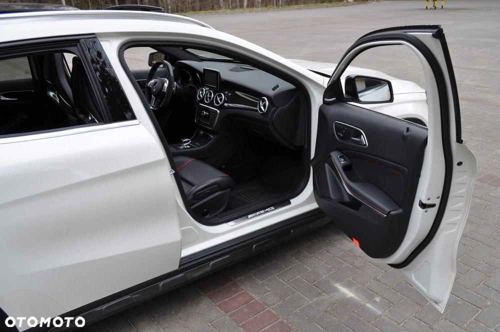 Mercedes-Benz GLA 45 AMG 4-Matic - 22