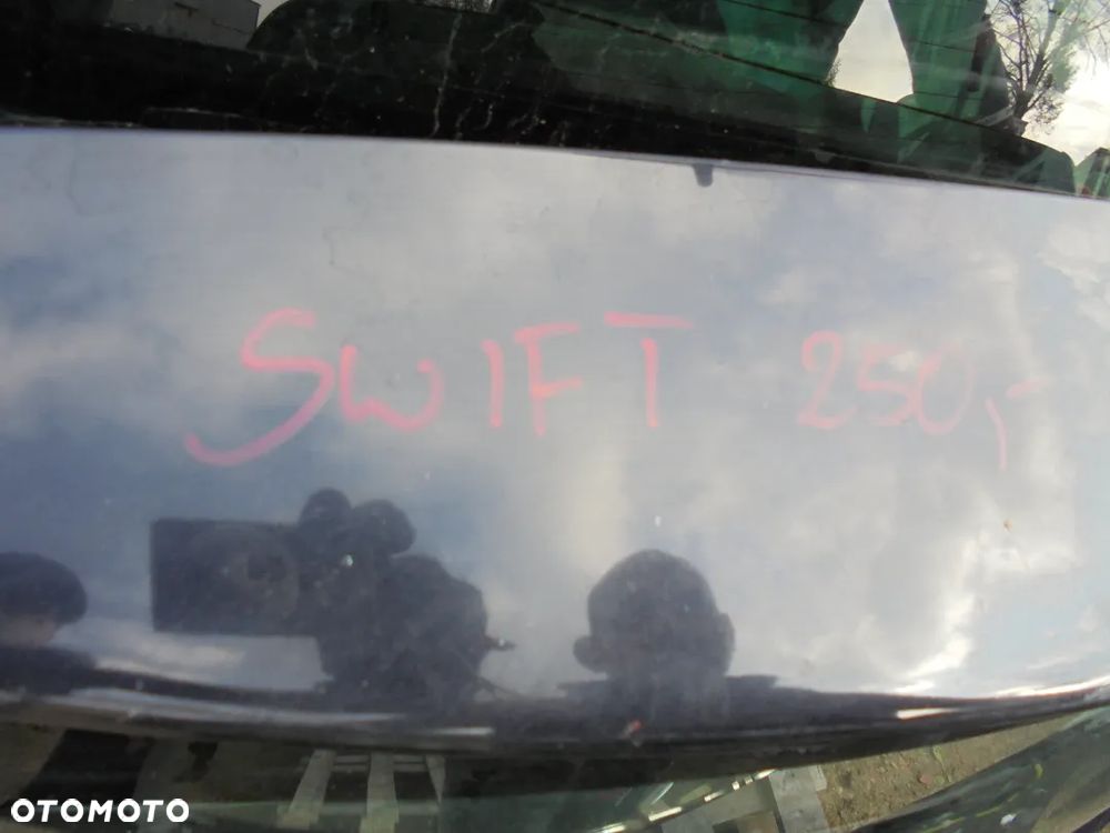 SUZUKI SWIFT KLAPA TYŁ - 2