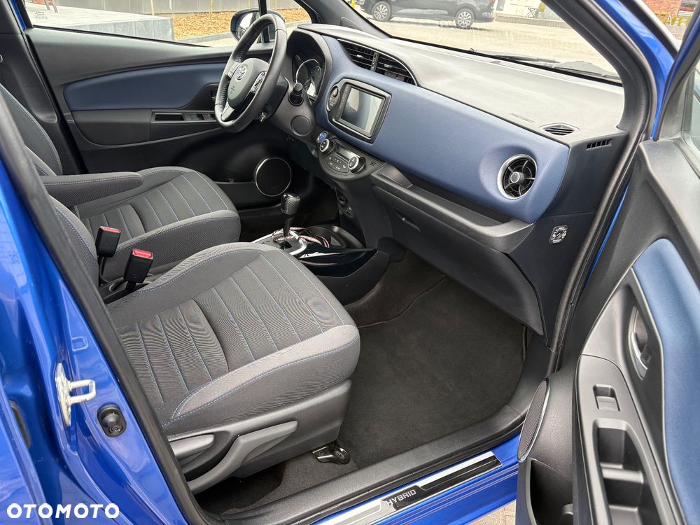 Toyota Yaris Hybrid 100 Selection Passion - 9