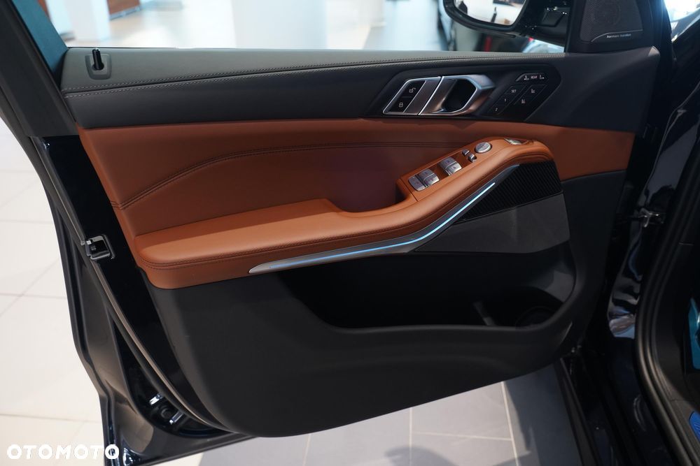 BMW X7 - 16