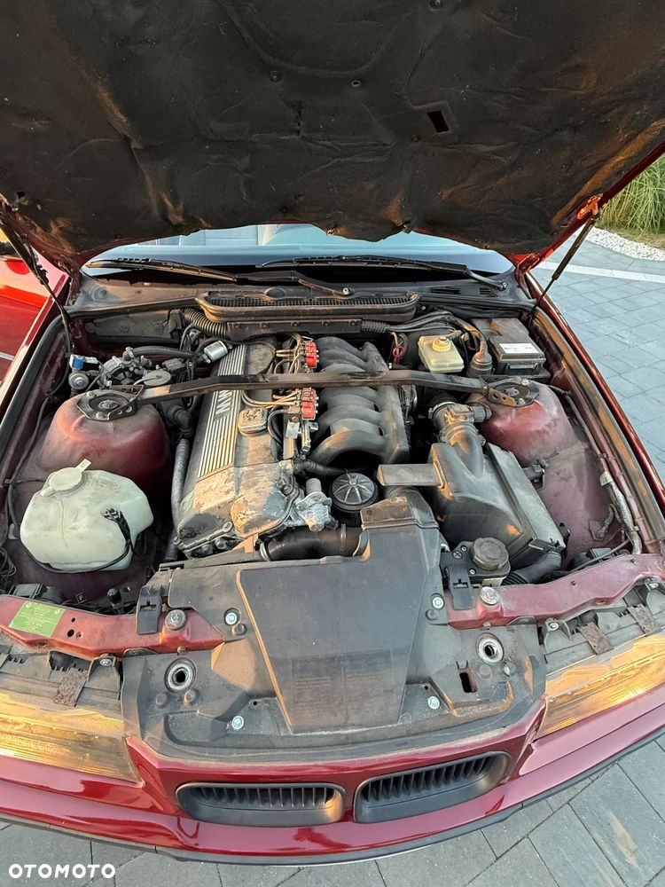 BMW Seria 3 320i - 9