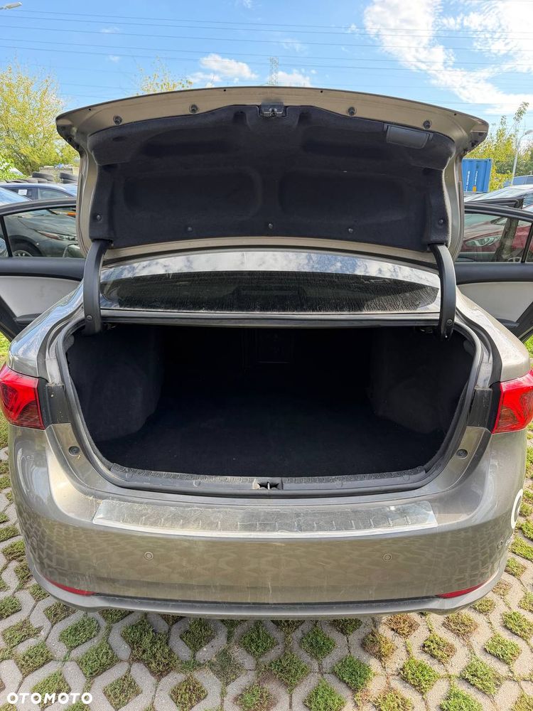 Toyota Avensis 1.8 Active MS - 7