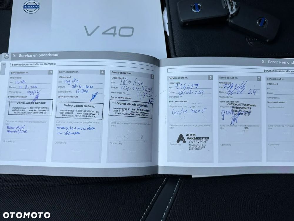 Volvo V40 D4 Inscription - 32