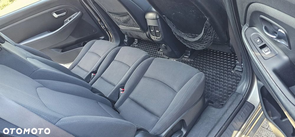 Kia Carens 1.6 GDI L 7os EU6 - 38