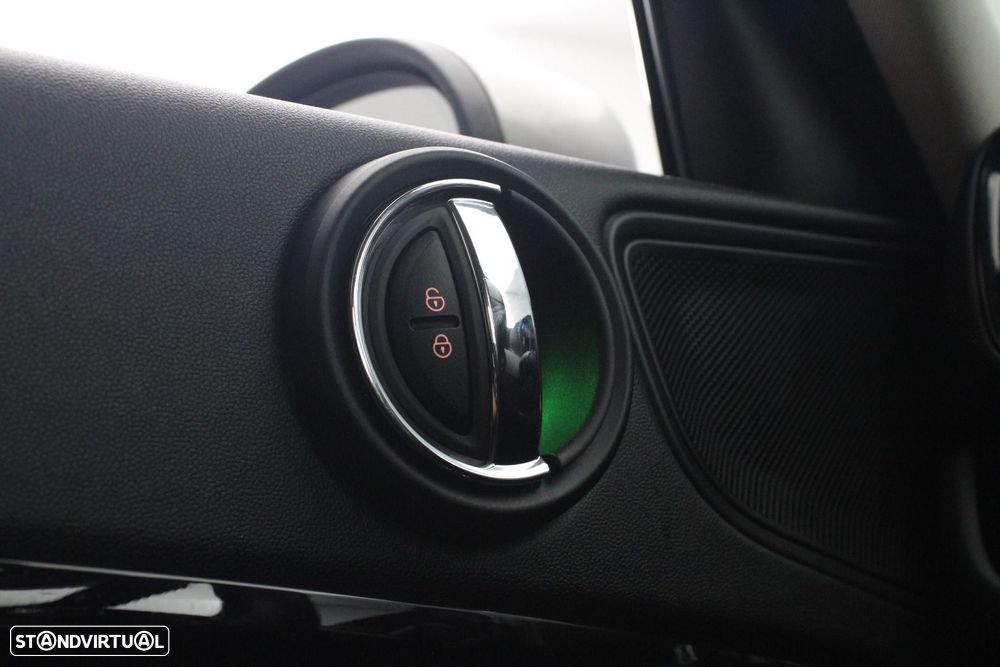 MINI Countryman Cooper SE ALL4 Auto - 27