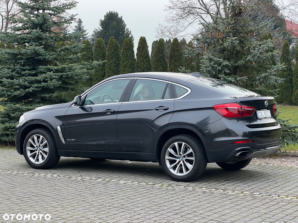 BMW X6 xDrive50i - 9