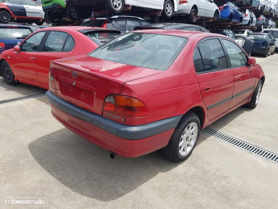 Toyota Avensis T22 D4d para peças - 2