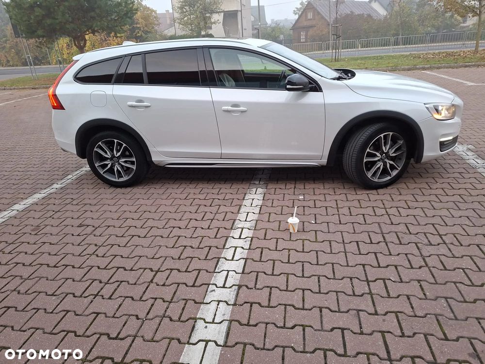 Volvo V60 2017 photo 4