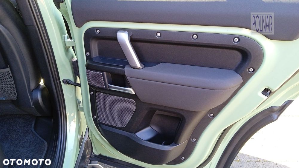 Land Rover Defender 3.0 P400 mHEV 75th Limited Edition - 13
