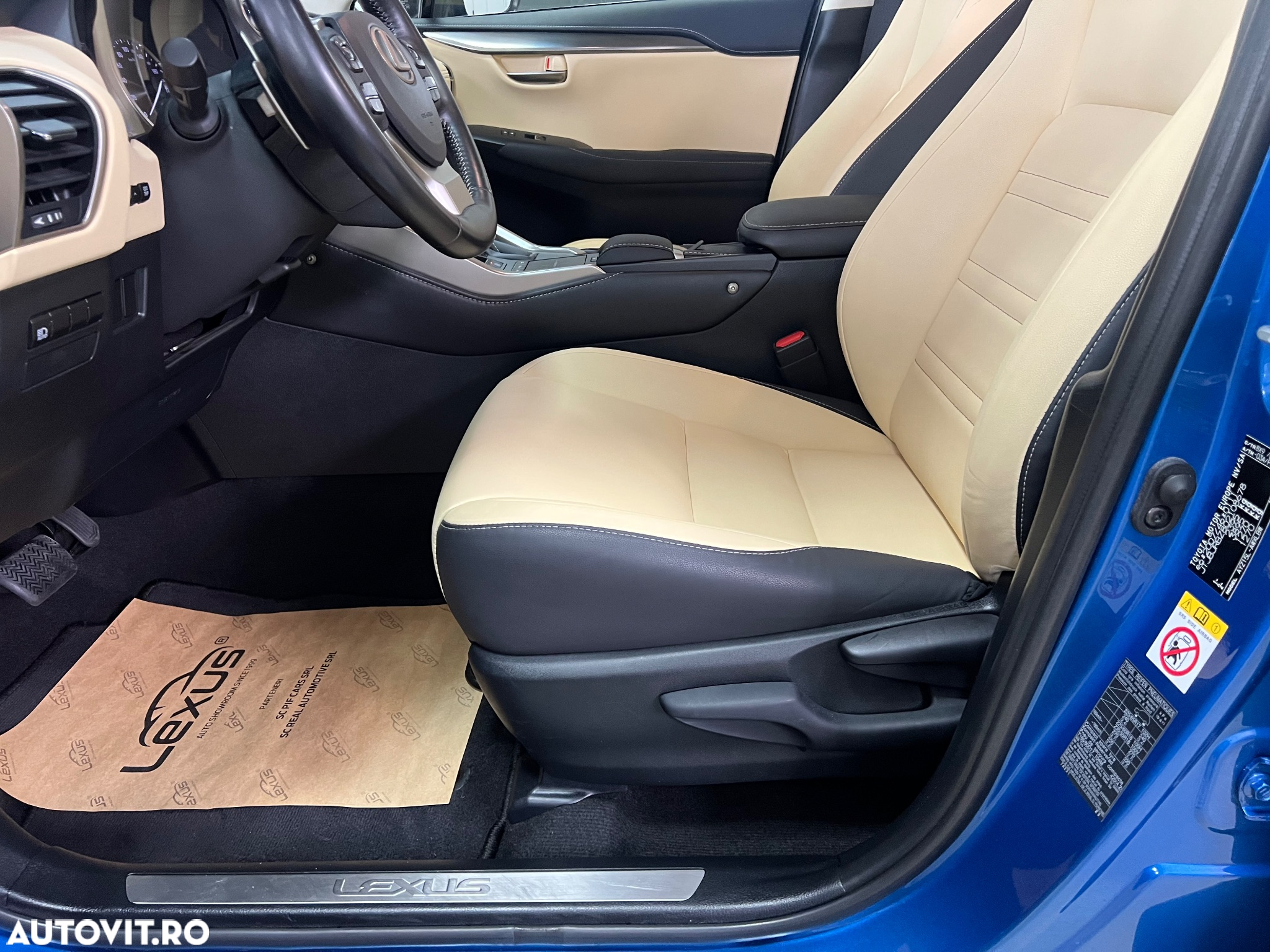 Lexus Seria NX 300h AWD Business - 22