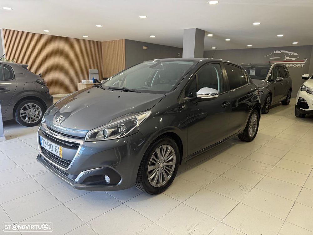 Peugeot 208 1.2 PureTech Style - 1