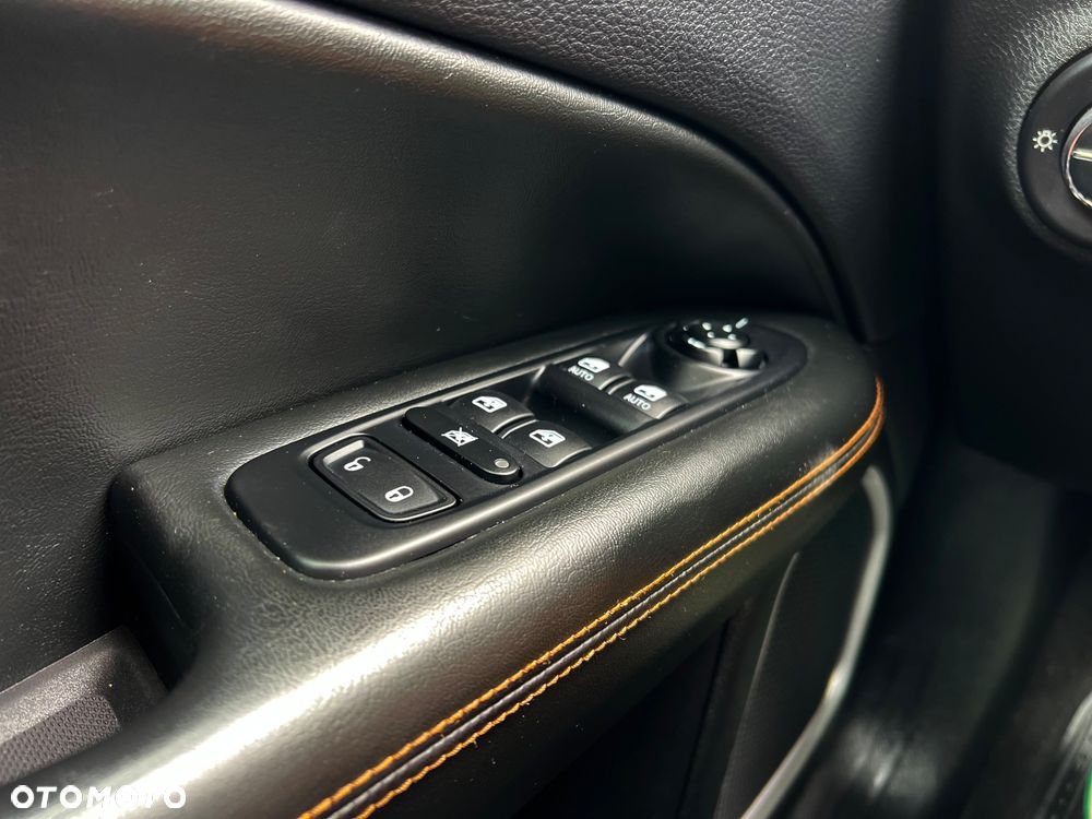 Jeep Compass 1.4 TMair Limited FWD S&S - 29