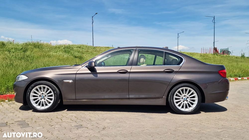 BMW Seria 5 520d - 25