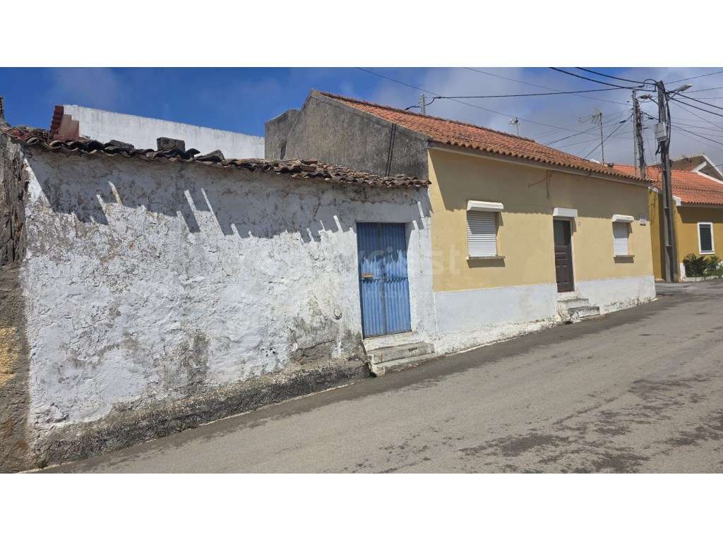 Moradia T2 em Lourinhã com terreno de 207 m² - Grande imagem: 2/29