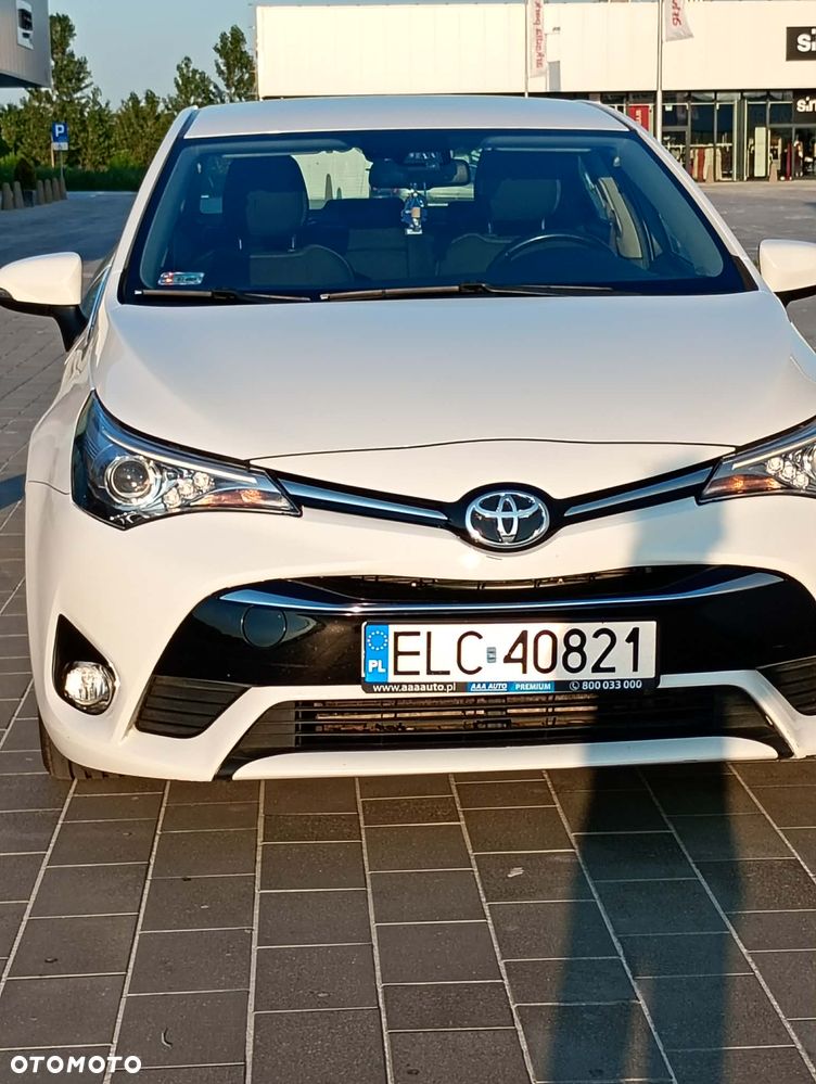 Toyota Avensis - 1