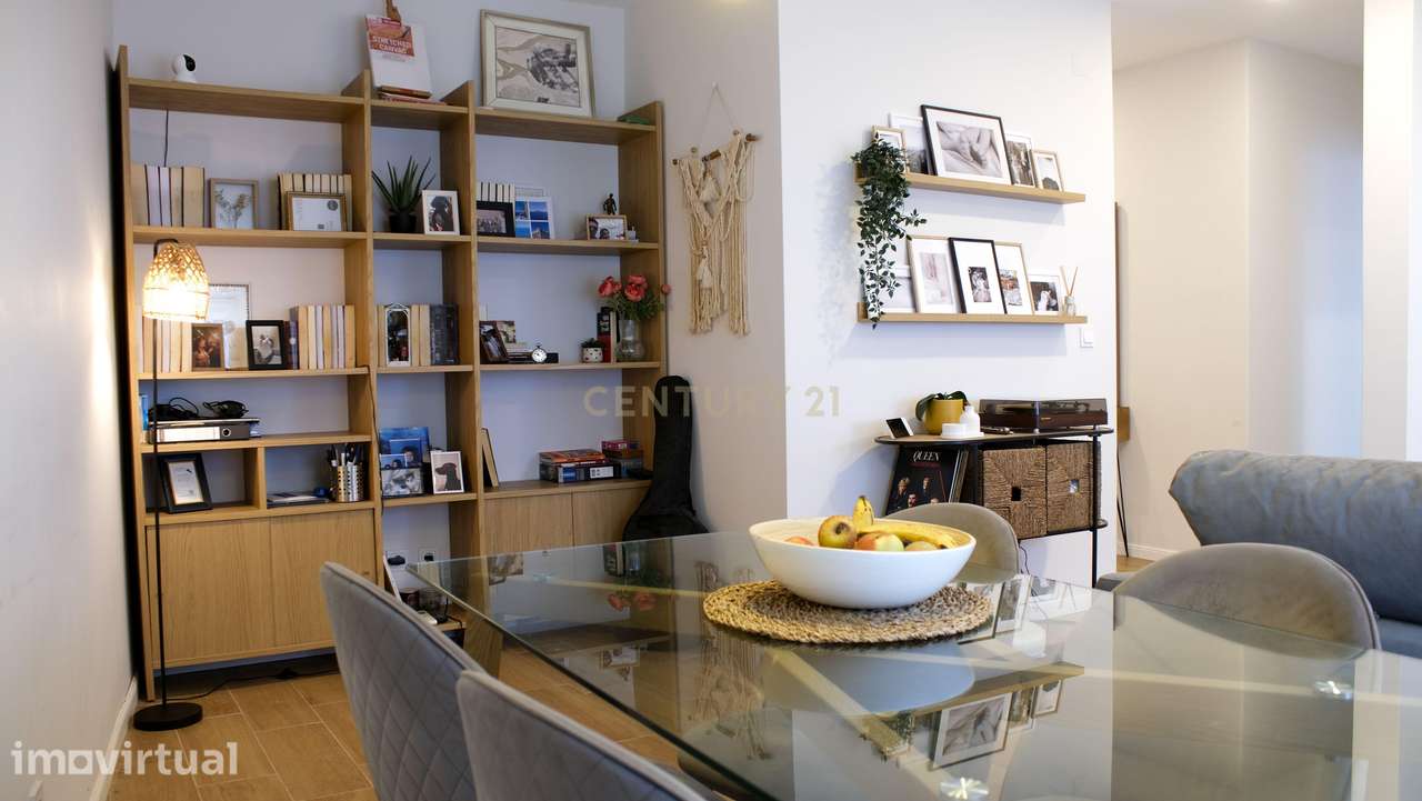 Apartamento T2 Renovado com Logradouro de 80m² no Centro de Almada - Grande imagem: 5/32