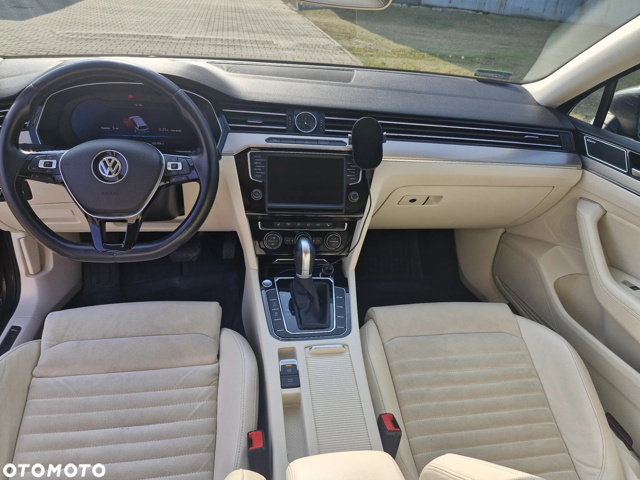 Volkswagen Passat - 17