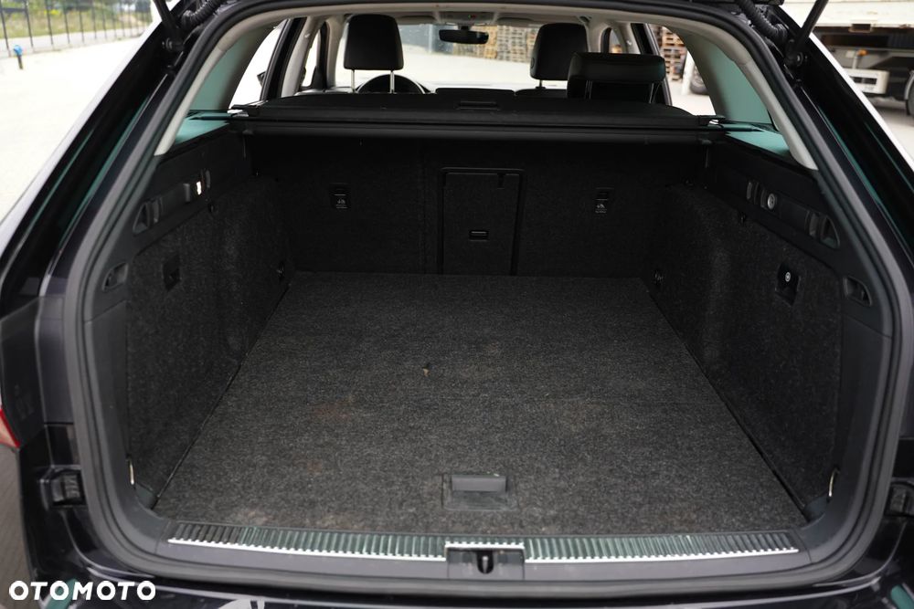 Skoda Superb 2.0 TDI Ambition - 28