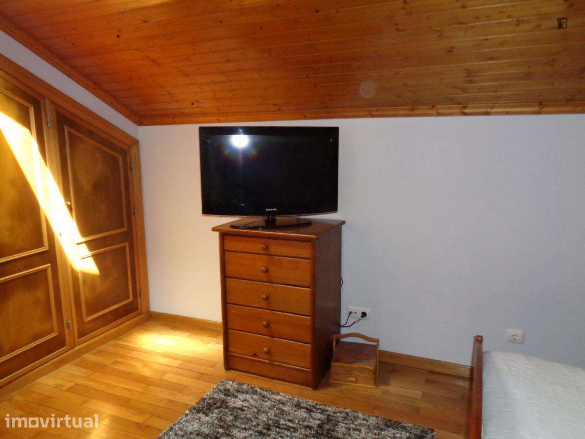 Quarto - localizado em Lisbon - Grande imagem: 2/7