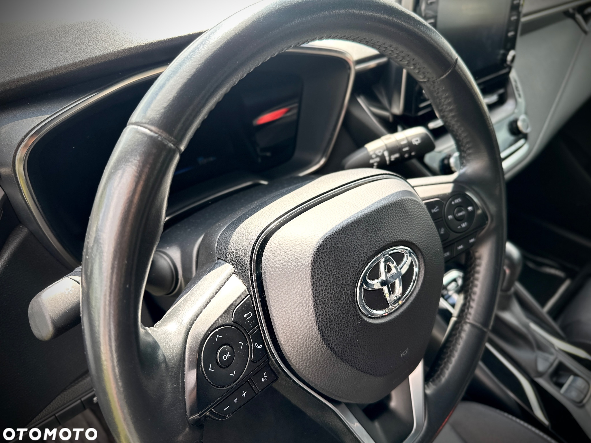 Toyota Corolla 1.8 Hybrid Comfort - 26
