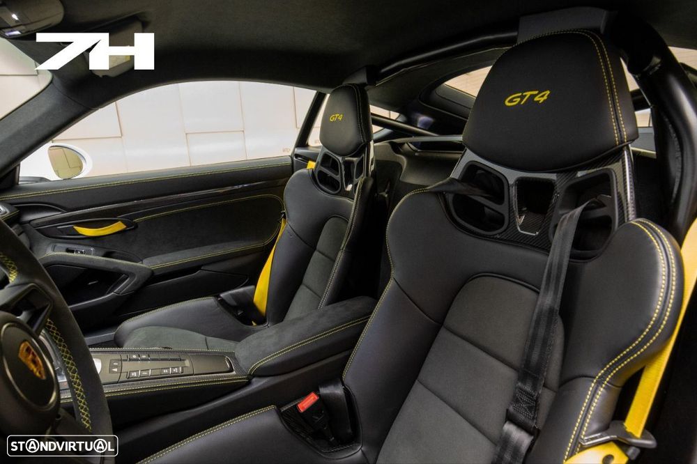 Porsche 718 Cayman GT4 PDK - 11