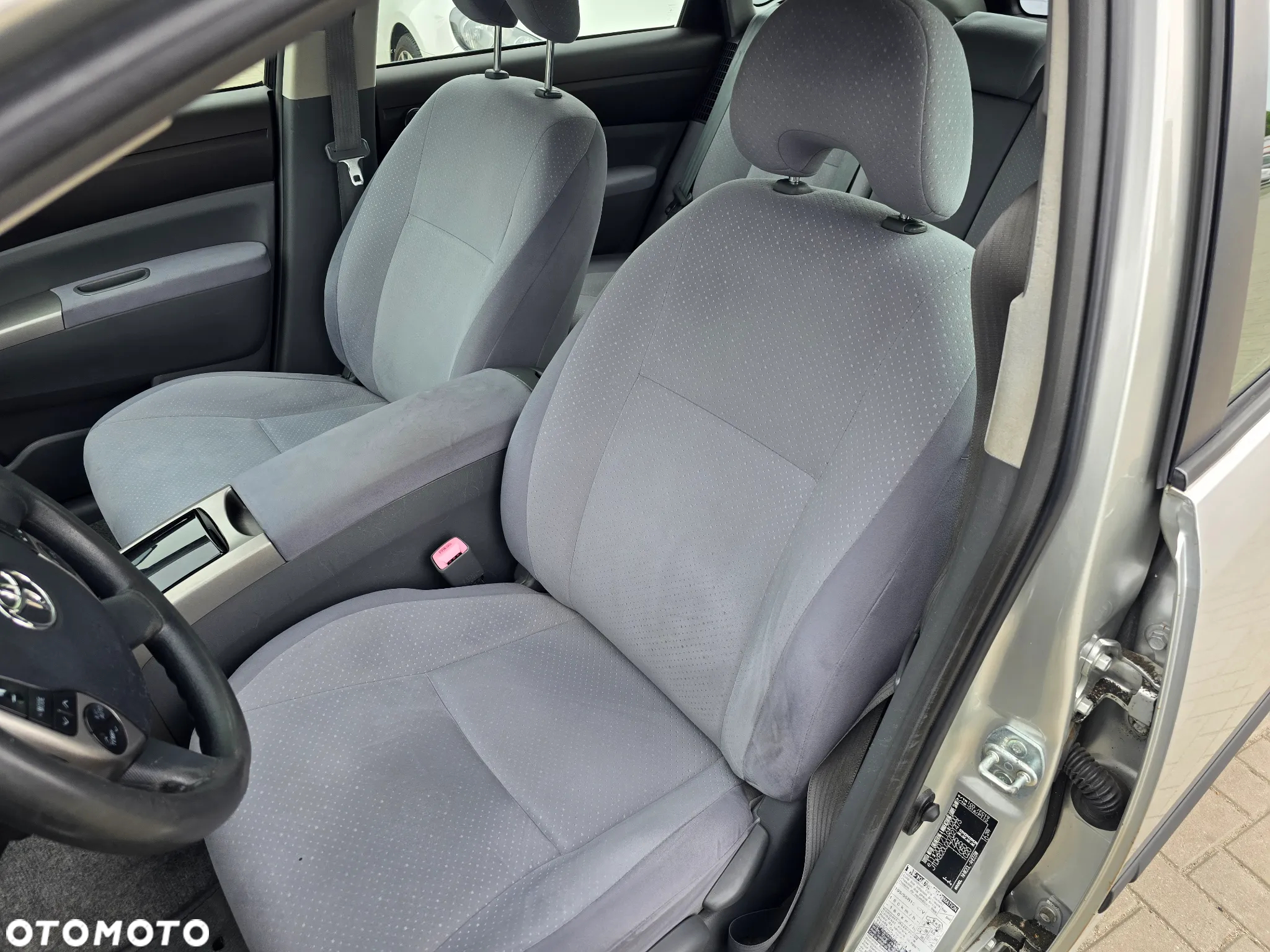 Toyota Prius - 12