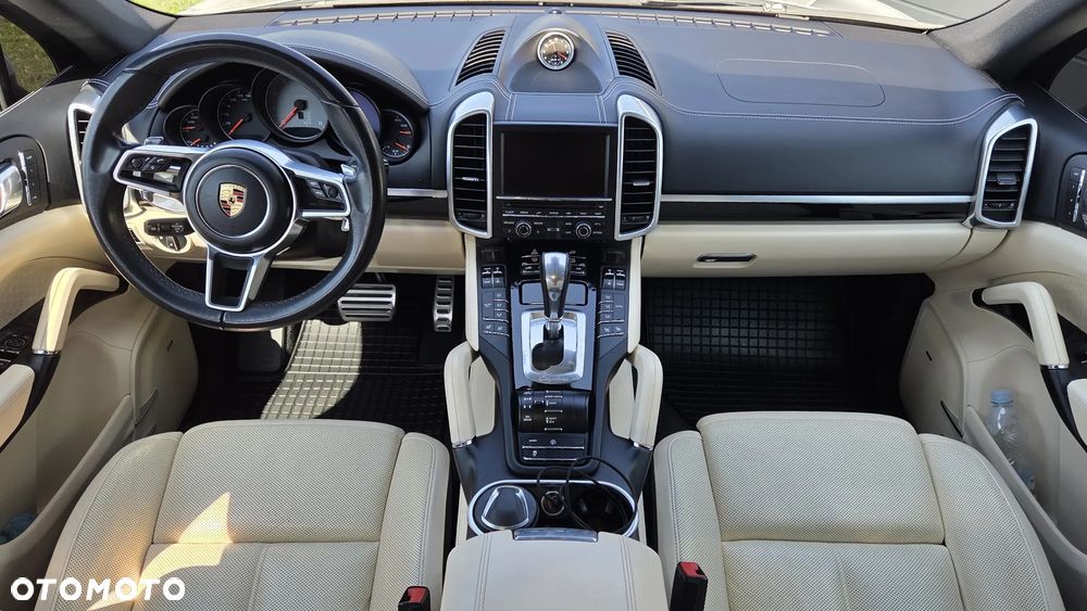 Porsche Cayenne S - 6