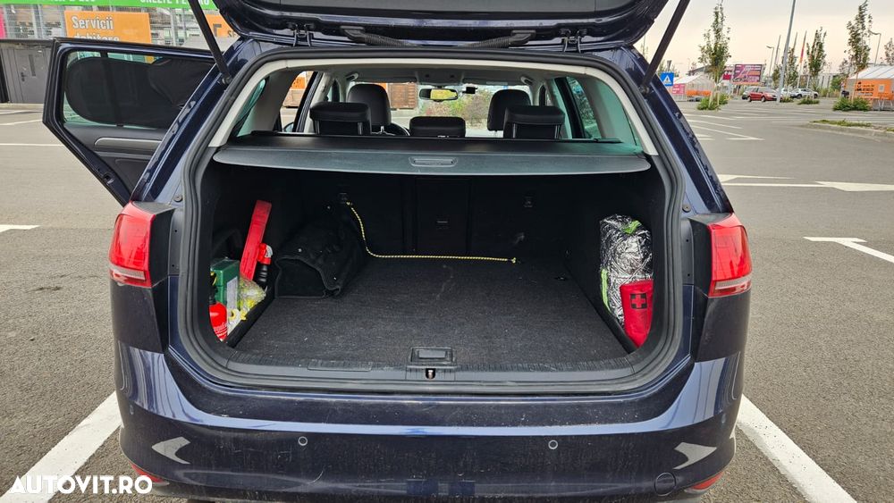 Volkswagen Golf - 8