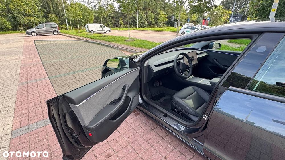 Tesla Model 3 - 10