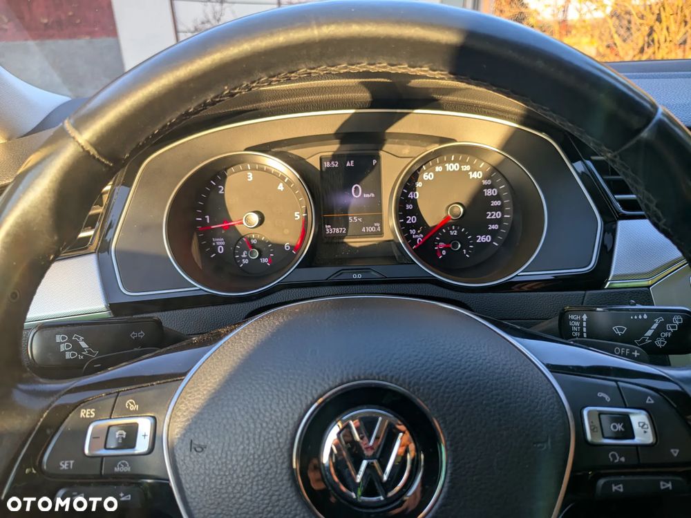 Volkswagen Passat 2.0 TDI SCR DSG Comfortline - 9