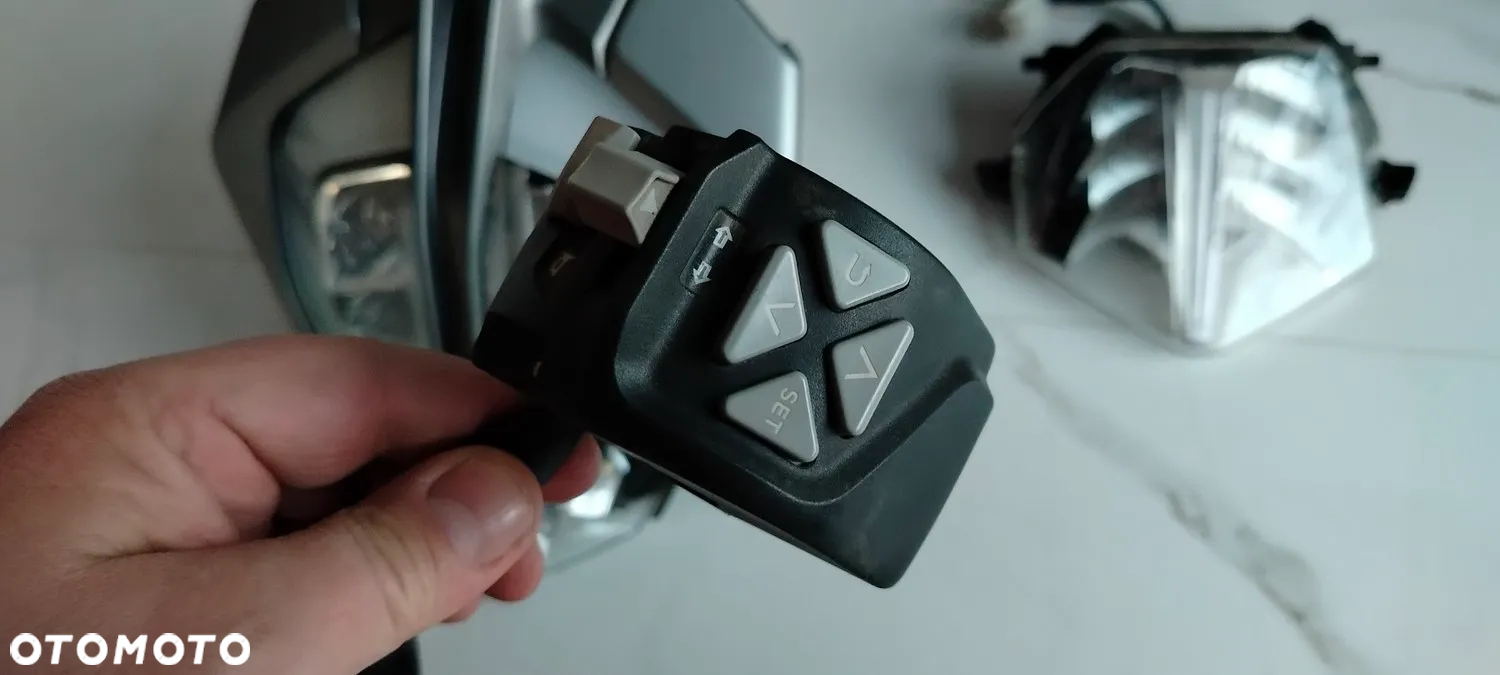 KTM DUKE 125 LAMPA PRZÓD REFLEKTOR 2022 POLIFT LAMPA TYŁ PRZEŁĄCZNIK LICZNIK ZEGARY STELAŻ - 19