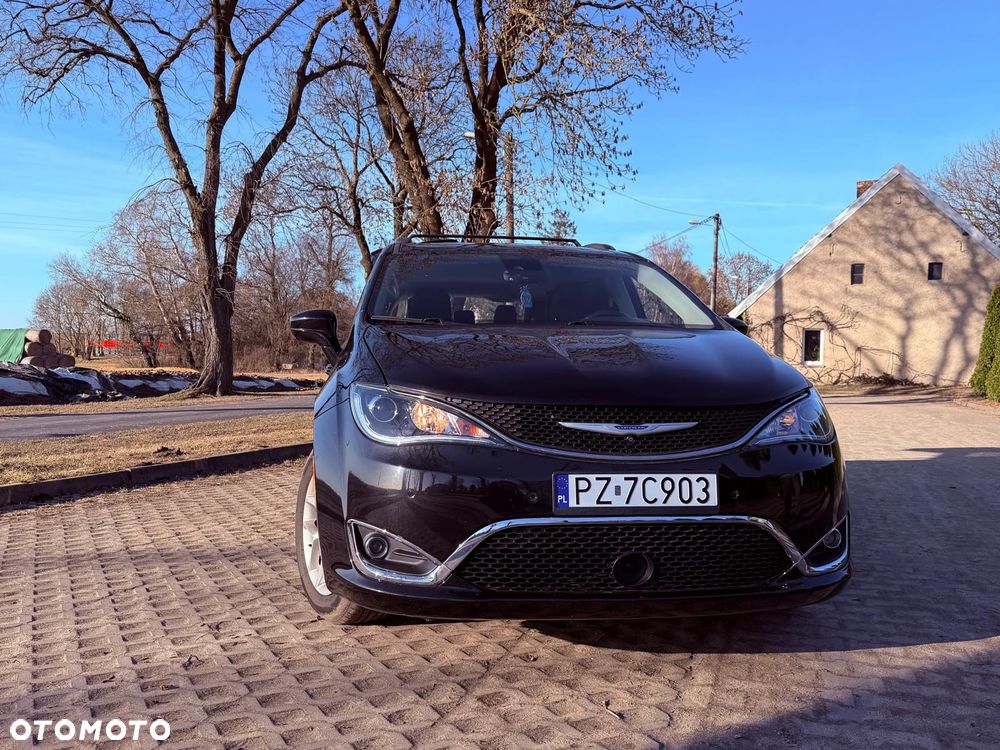 Chrysler Pacifica - 6