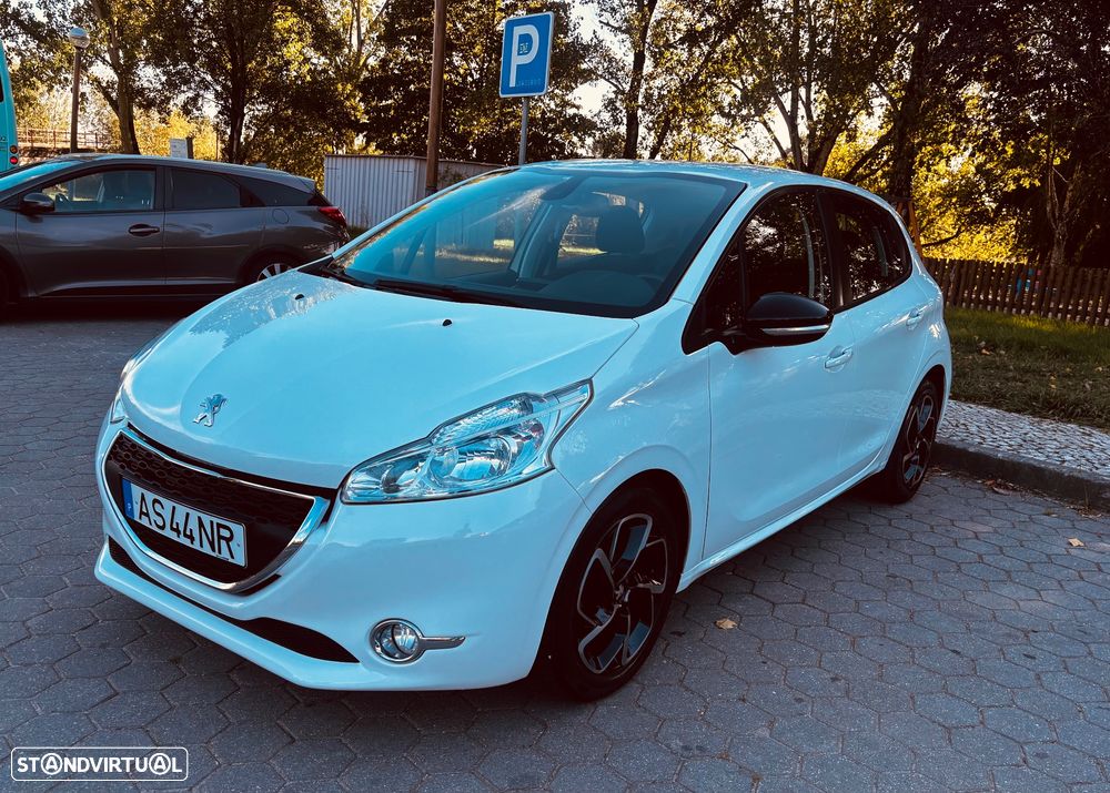Peugeot 208 e-HDi 68 EGS5 Stop&Start Active - 4