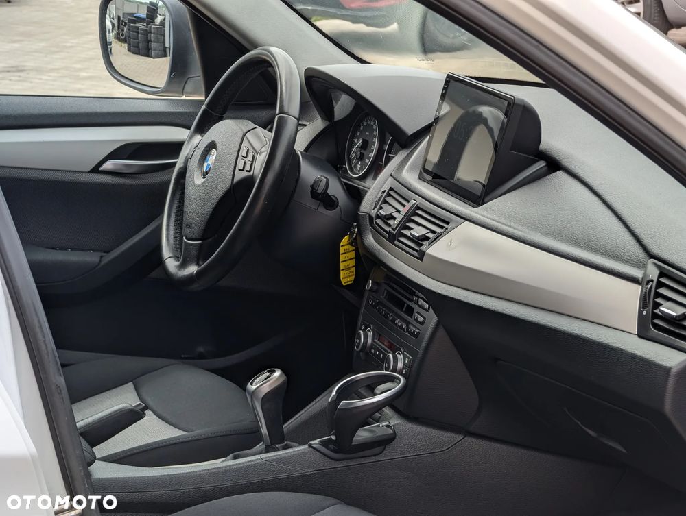 BMW X1 sDrive18d Sport Line - 32
