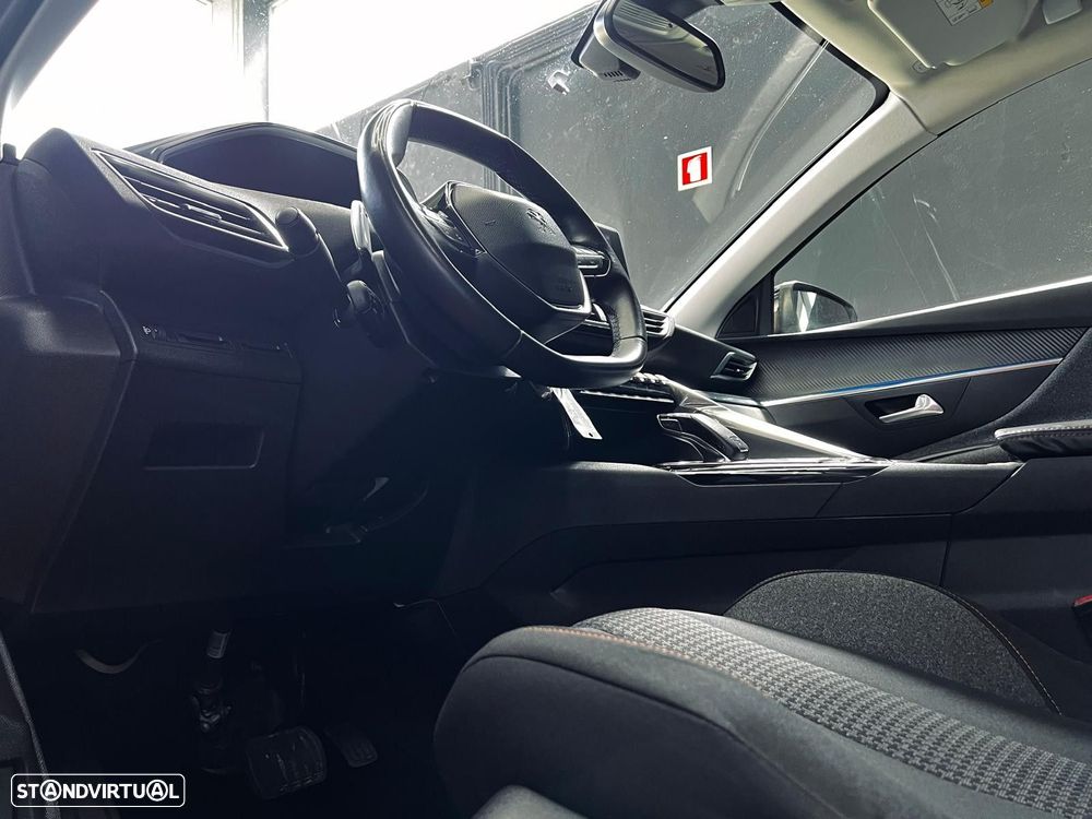 Peugeot 3008 1.5 BlueHDi Allure EAT8 - 18