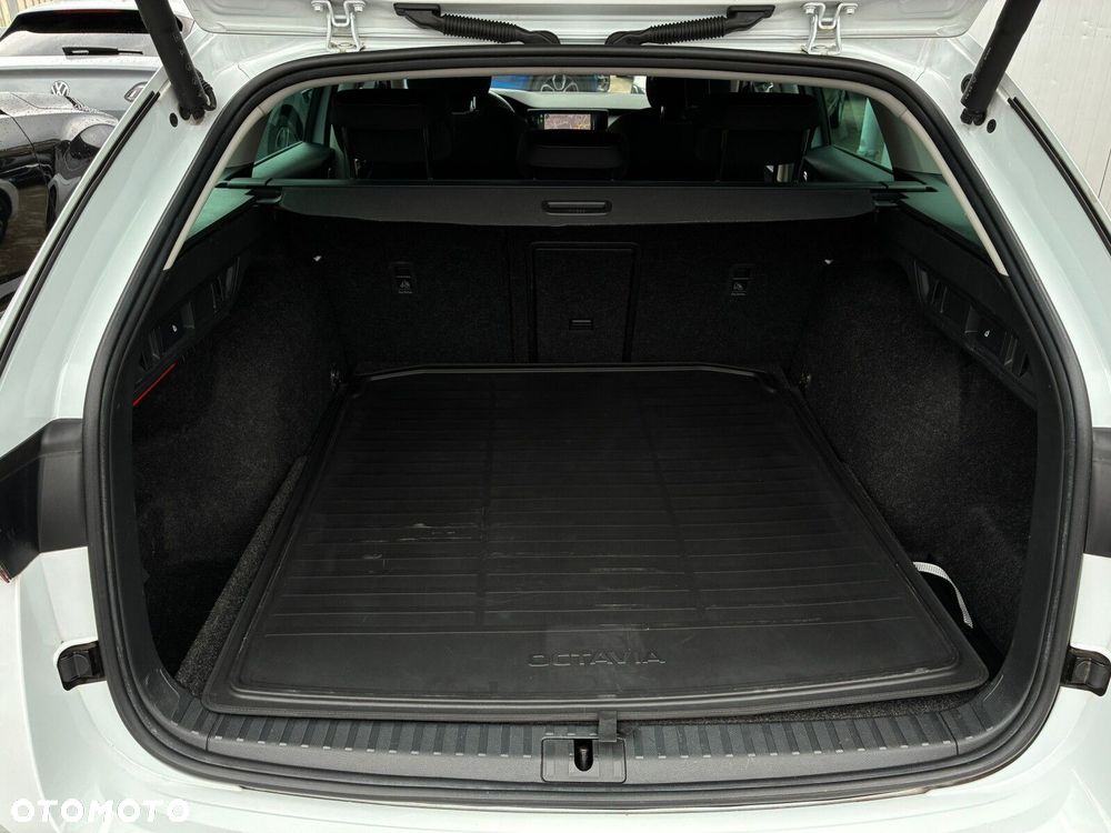 Skoda Octavia 2.0 TDI Style DSG - 35