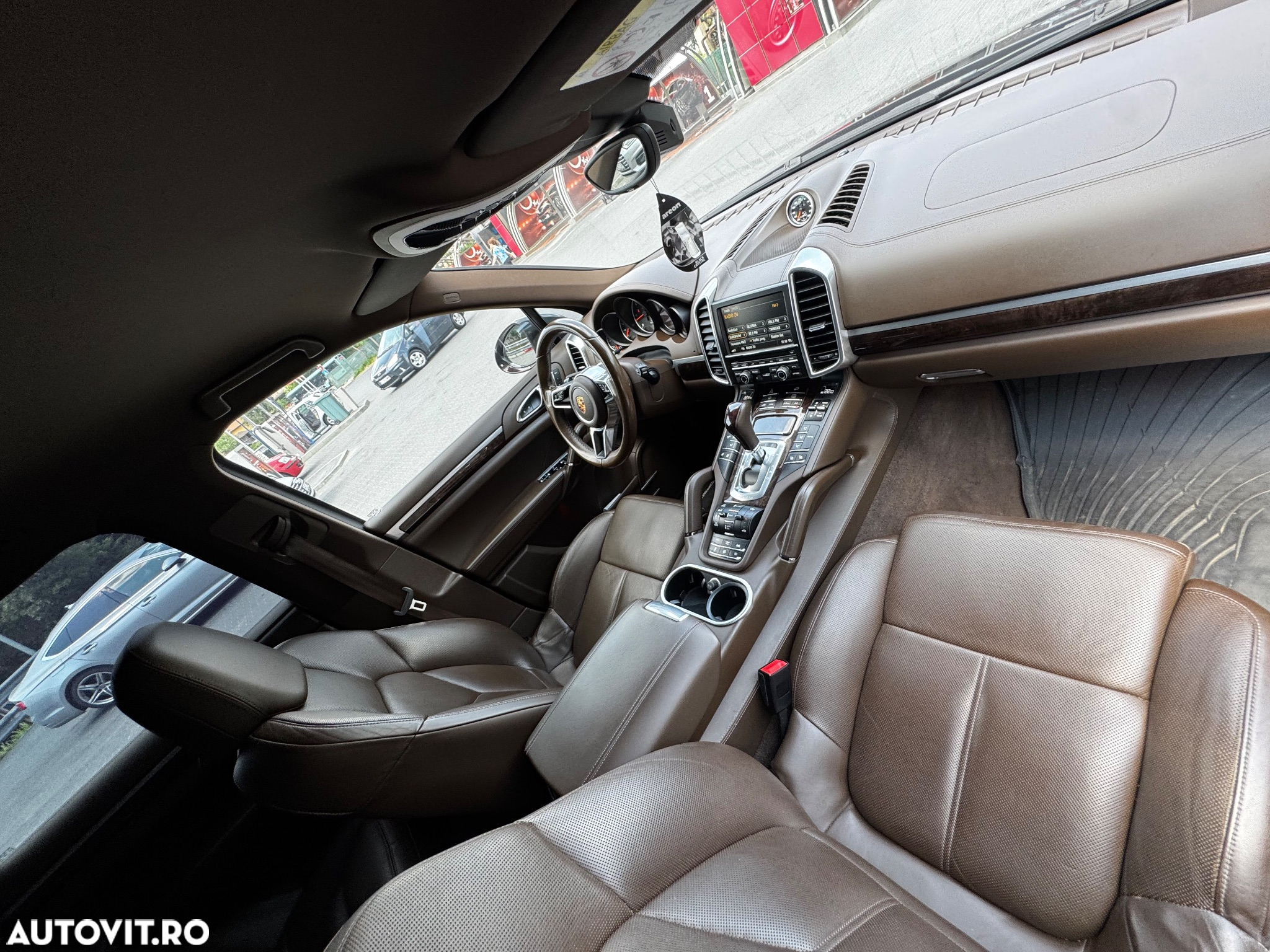 Porsche Cayenne 3.0 L - 18