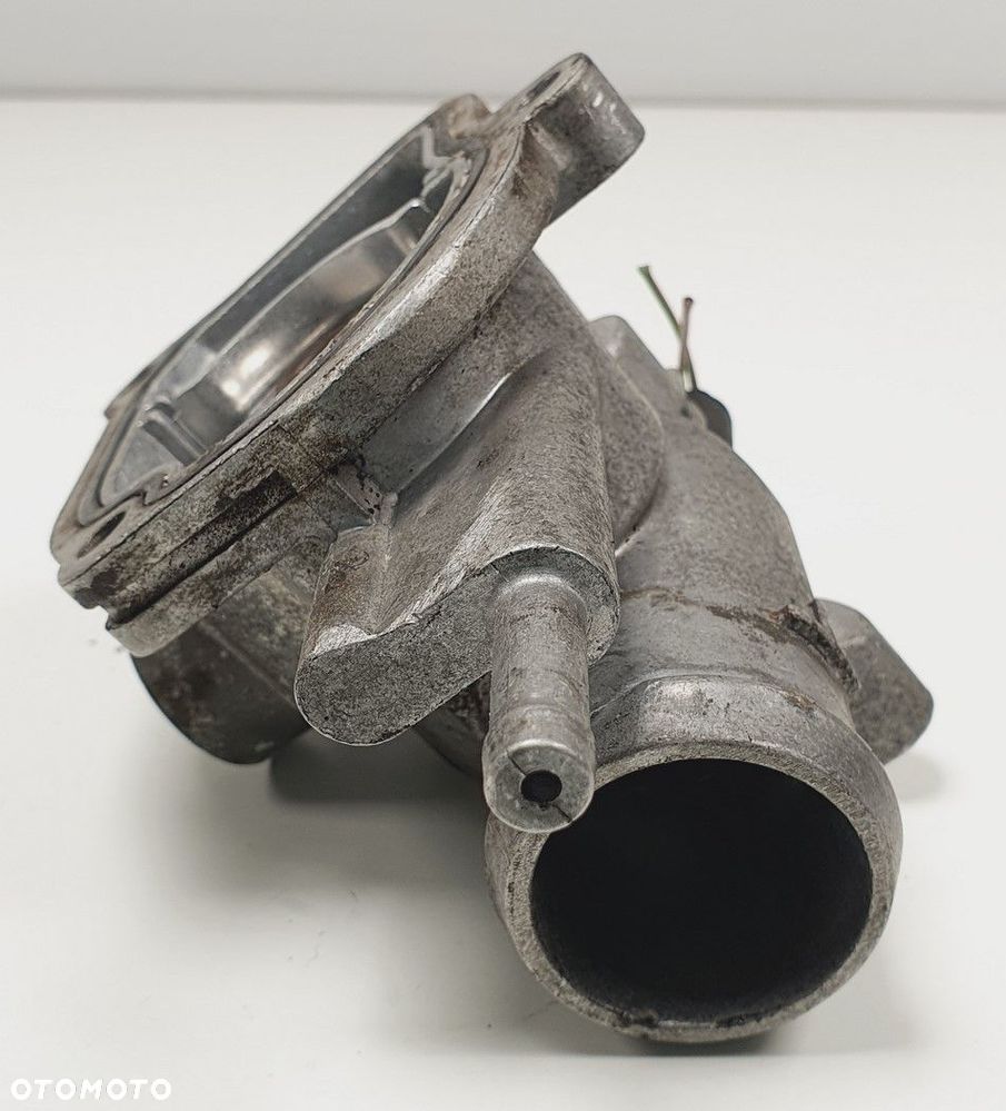 TERMOSTAT OBUDOWA MERCEDES W220 3.2 CDI - 4