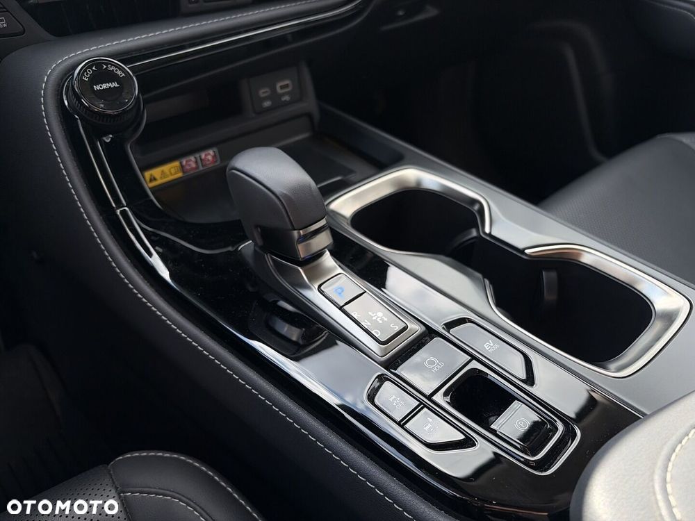 Lexus NX 350h Omotenashi AWD - 29