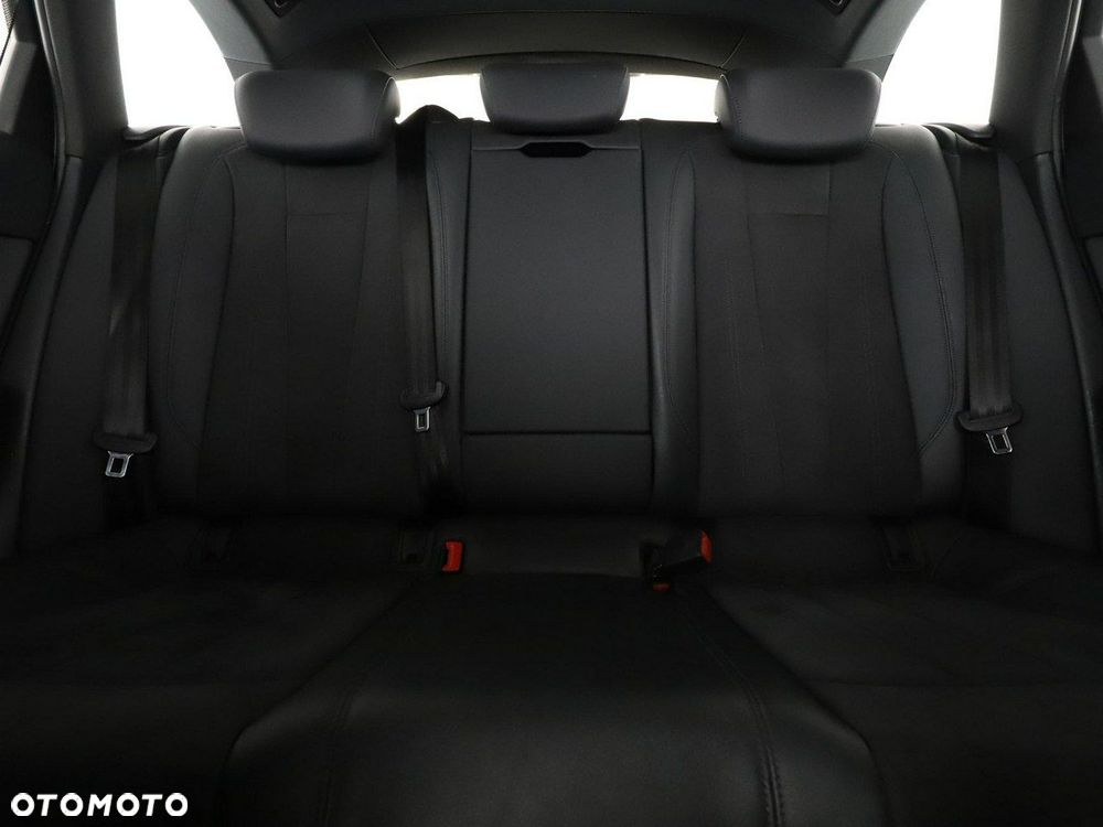 Audi A4 Avant 35 TDI mHEV Advanced S tronic - 19