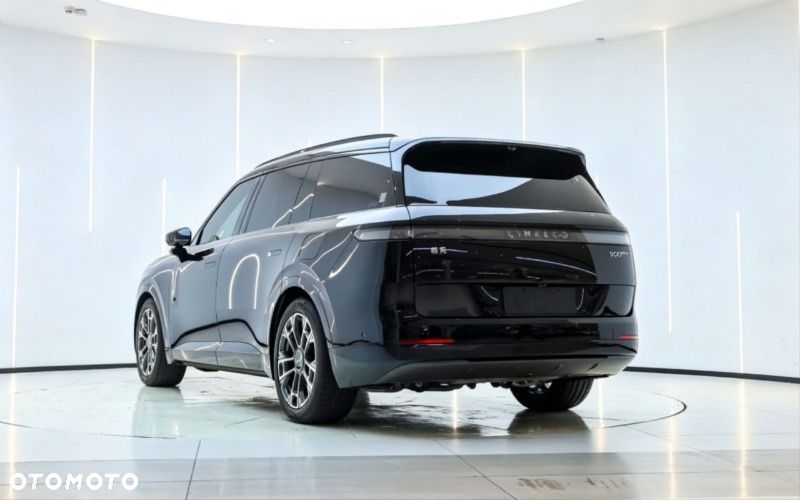 Lynk & Co 900 - 2